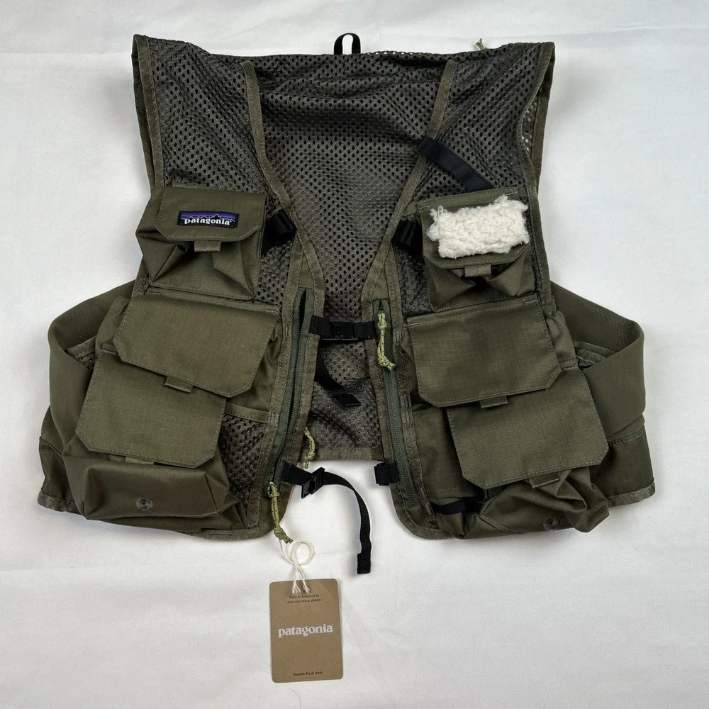 patagonia black hole duffel wheeled 40l Style:Black Logo - Undyed Canvas With a zippered external Category_Medical Accessories Gold Travel Bags |